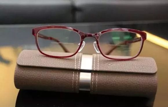 美麗島老花鏡：老年人避免眼疲勞，老花鏡如何選擇？